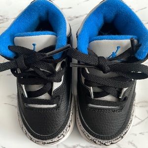 Nike Jordan 3s size 5c